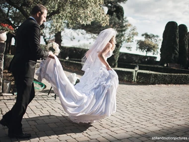 Hochzeitslocation: Heiraten im Schloss Smolenice in der Slowakei.
Foto © stillandmotionpictures.com - Schloss Smolenice