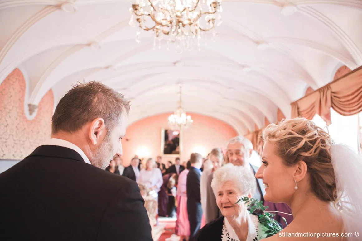 Hochzeitslocation: Heiraten im Schloss Smolenice in der Slowakei.
Foto © stillandmotionpictures.com - Schloss Smolenice