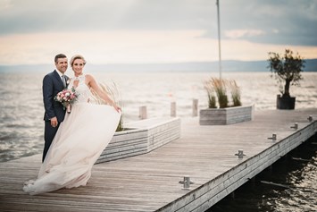 Hochzeit: Der Bootsanlegesteg lädt für unvergessliche Hochzeitsfotos. - das Fritz am See