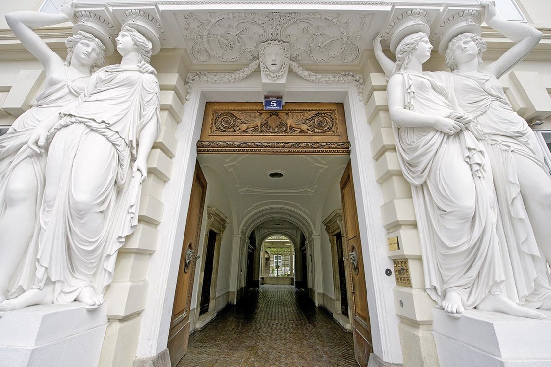 Hochzeit: Eingang zum Palais Pallavicini gegenüber der Nationalbibliothek. - Palais Pallavicini