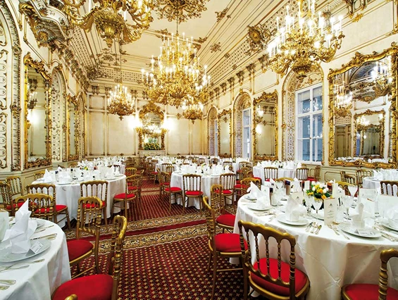 Hochzeit: Feiern Sie Ihre Hochzeit im großen Festsaal des Palais Pallavicini. - Palais Pallavicini