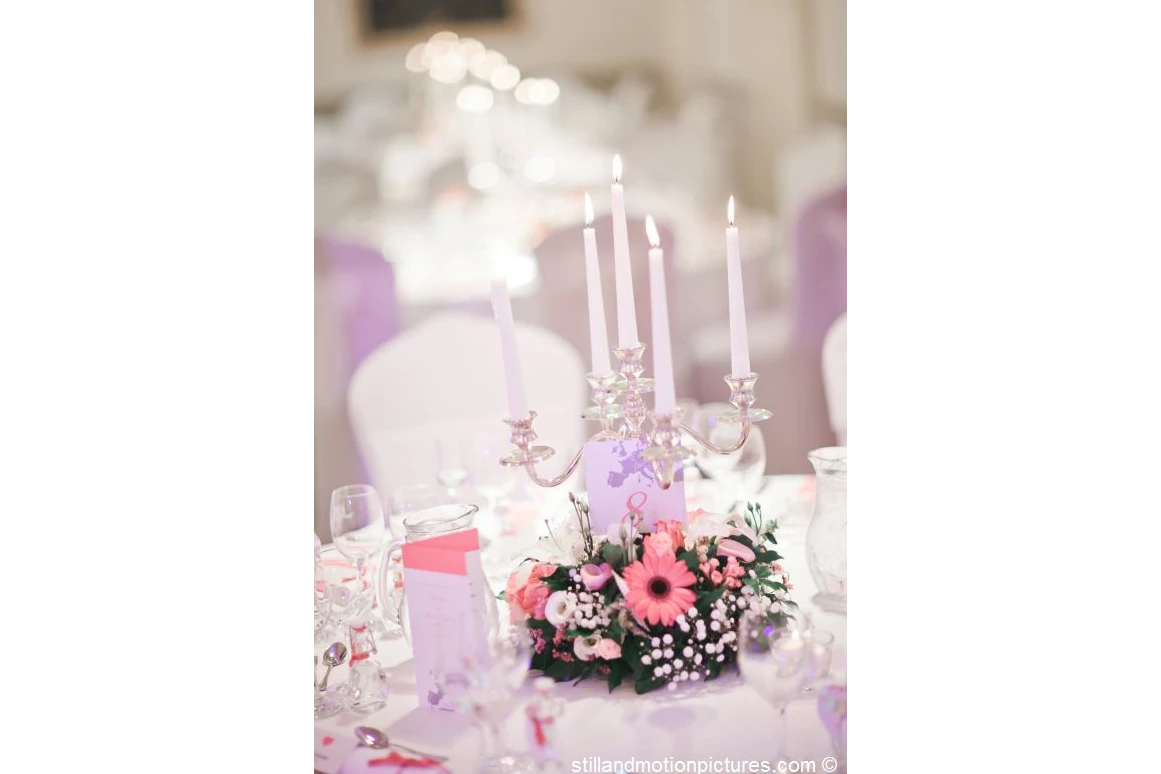 Hochzeitslocation: Feiern Sie Ihre Hochzeit im Restaurant Hrad in Bratislava unweit der Burg Bratislava.
Foto © stillandmotionpictures.com - REŠTAURÁCIA HRAD