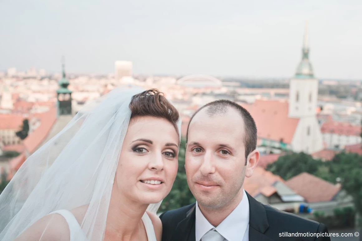 Hochzeitslocation: Feiern Sie Ihre Hochzeit im Restaurant Hrad in Bratislava.
Foto © stillandmotionpictures.com - REŠTAURÁCIA HRAD