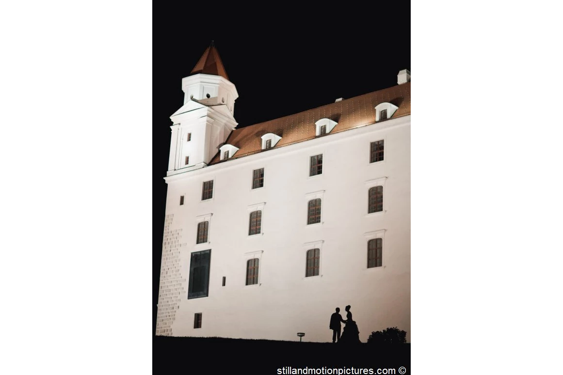 Hochzeitslocation: Feiern Sie Ihre Hochzeit im Restaurant Hrad in Bratislava unweit der Burg Bratislava.
Foto © stillandmotionpictures.com - REŠTAURÁCIA HRAD