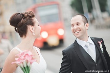 Hochzeit: Feiern Sie Ihre Hochzeit im Restaurant Hrad und genießen Sie die Altstadt von Bratislava samt Hochzeitsbus und Hochzeitsbim.
Foto © stillandmotionpictures.com - REŠTAURÁCIA HRAD