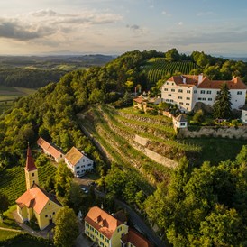 Hochzeit: Das Schloss Kapfenstein für eure Traumhochzeit in der Steiermark. - Schloss Kapfenstein Hotel Restaurant