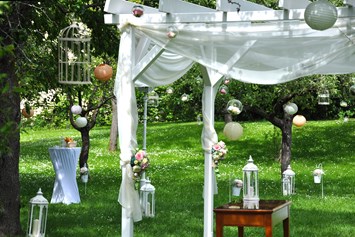Hochzeit: Empfang im Park - Hochzeitsschloss Gloggnitz