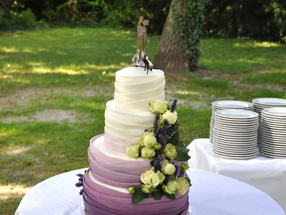 Mariage - Wiener Alpen - Ombre
vom "Schloss-Konditor", ausschliesslich mit Bio-Eiern - Hochzeitsschloss Gloggnitz