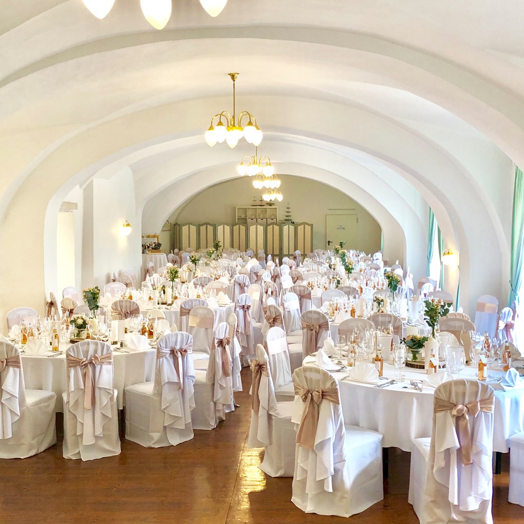 Hochzeit: Großer Saal für 140 Personen - Schloss Gloggnitz