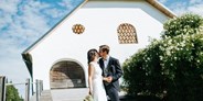 Hochzeit - St. Georgen am Längsee - Das Areal vom Feststadl bietet zahlreiche tolle Plätze für unvergessliche Pärchen- und Brautpaarshootings. - Lillis Feststadl