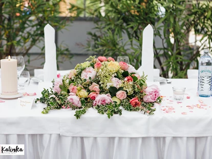 Wedding - Bad Sauerbrunn - Herrlich gedeckter Hochzeitstisch in der Arche Moorhof in 7051 Großhöflein. - Arche-Moorhof