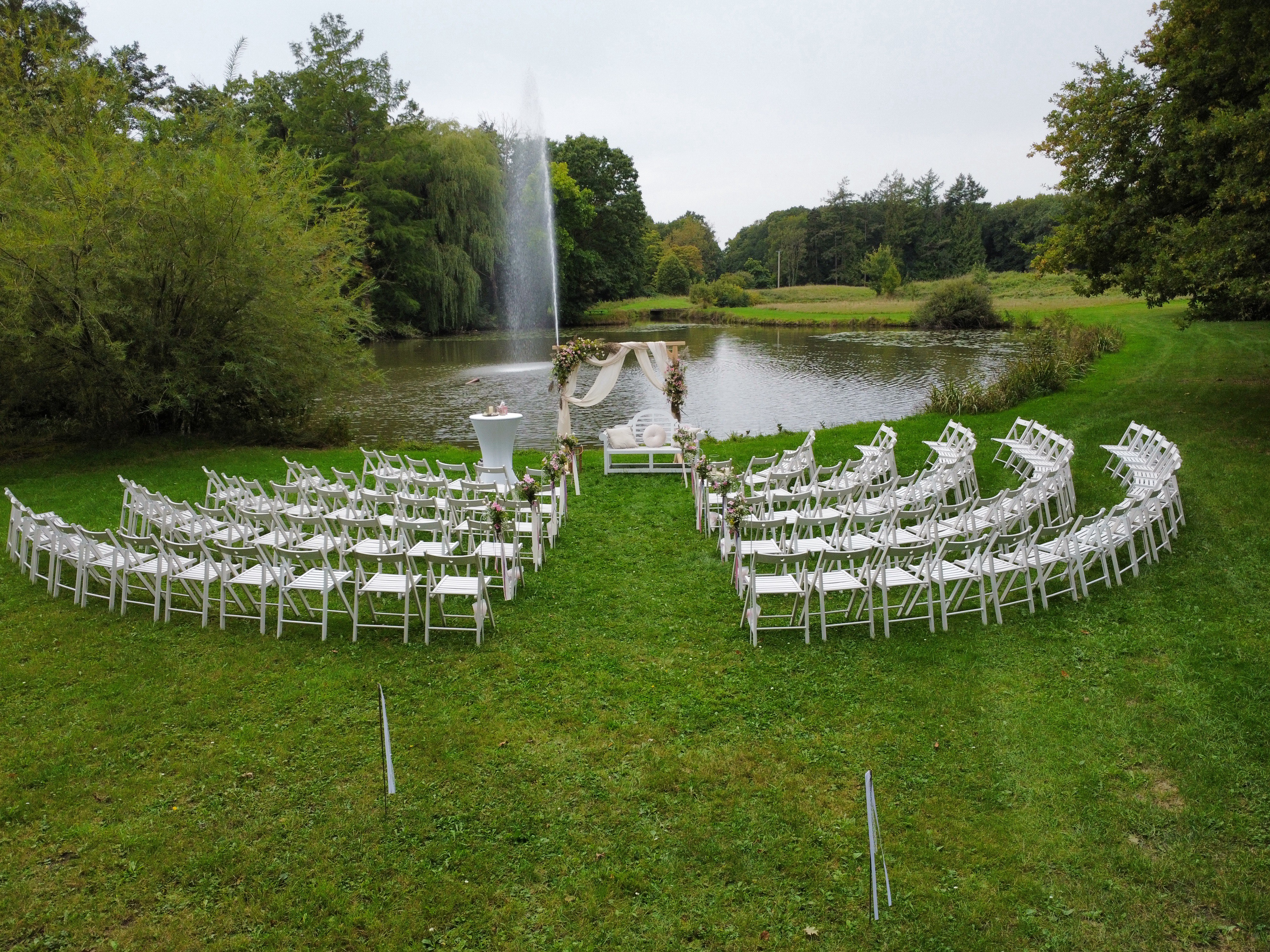 Hochzeit: freie Trauung am Teich - Orangerie im Rhododendronpark