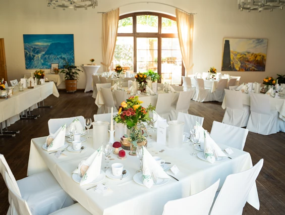 Hochzeitslocation: Steigersaal - Bestuhlungsvariante Bankett - Schloss Burgk Freital