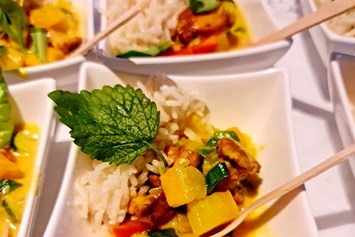Hochzeit: Vegane Fingerfoods, Curry mit geräuchertem Tofu und Basmatireis  - Schloss Maria Loretto am Wörthersee