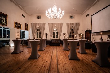 Hochzeit: Gentelmenclub  - Schloss Maria Loretto am Wörthersee