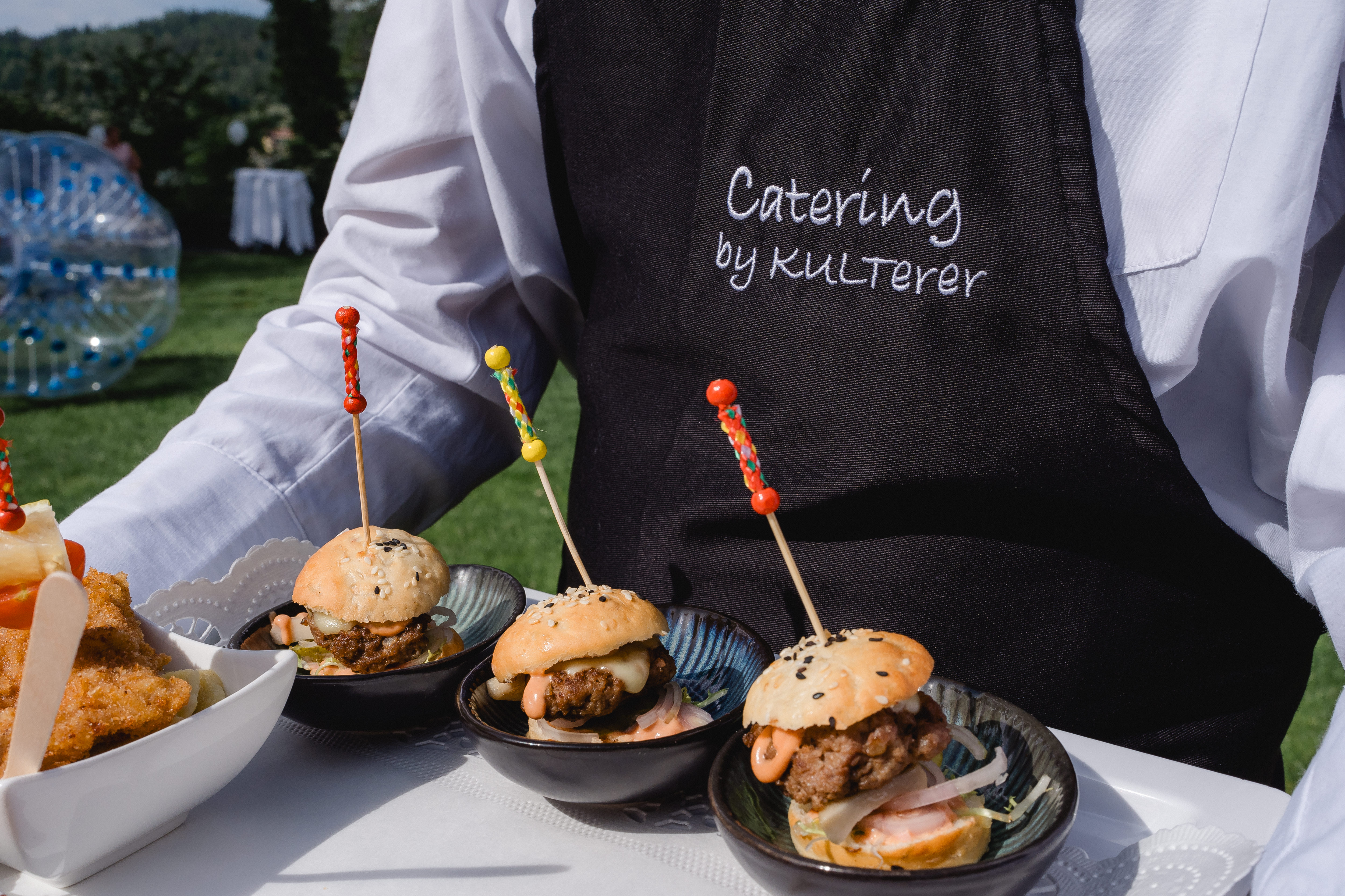 Hochzeitslocation: MInibürger mit Bio Angus
www.tanjaundjosef.at
 - Schloss Maria Loretto am Wörthersee
