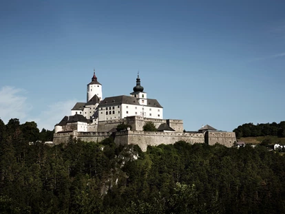 Wedding - Bad Sauerbrunn - Burg Forchtenstein - hoch oben auf den Ausläufern des Rosaliengebirges gelegen - Burg Forchtenstein