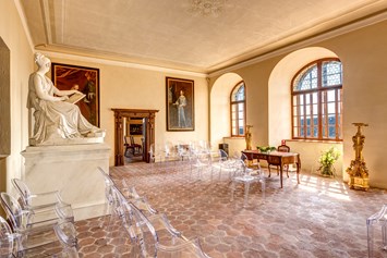 Hochzeit: Das Leopoldinenzimmer der Burg Forchtenstein ist vom April bis Oktober buchbar. Es bietet Platz für ca. 40 Sitzplätze und 20 Stehplätze. - Burg Forchtenstein