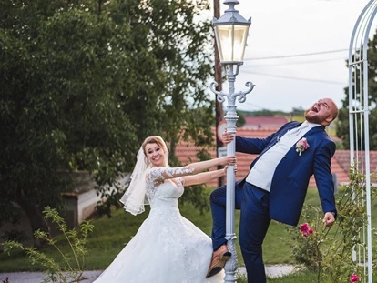 Bruiloft - Weinviertel - Der angrenzenden Schaugarten, sowie  die unmittelbare Umgebung bietet wunderbare Motive für unvergessliche Fotos. - Matrimonium Kollnbrunn