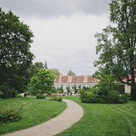 Hochzeit: Genießen Sie das weitläufige Areal des Schlossparks Mühlbach.
Foto © thomassteibl.com - Schlosspark Mühlbach am Manhartsberg