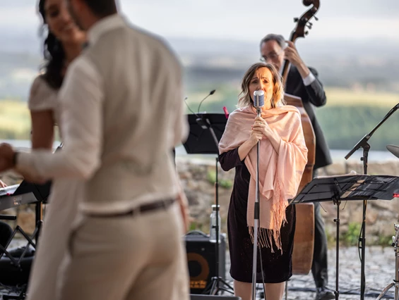 Hochzeit: Tanzfläche Band - Burg Kreuzen