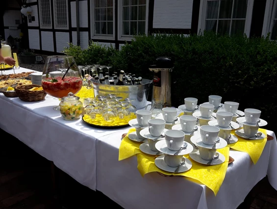 Hochzeit: Getränkestation zum Empfang - Gutshof im Oertzetal in Oldendorf bei Hermannsburg