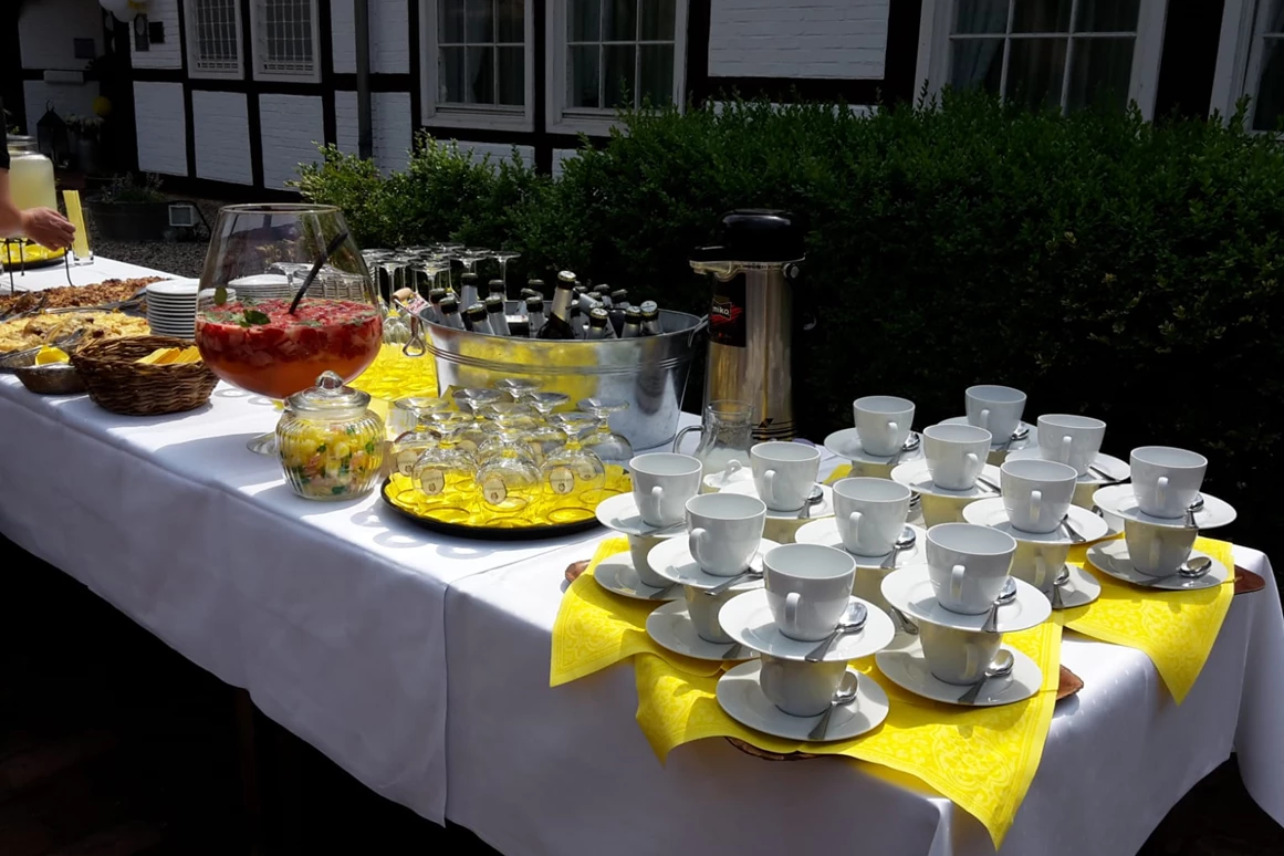 Hochzeit: Getränkestation zum Empfang - Gutshof im Oertzetal in Oldendorf bei Hermannsburg