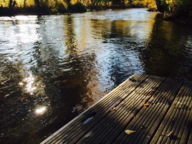 Hochzeit: Hauseigener Bootssteg - Gutshof im Oertzetal in Oldendorf bei Hermannsburg
