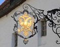 Hochzeit: Doppel-Adler am historischen Brauhaus - Landschloss Parz