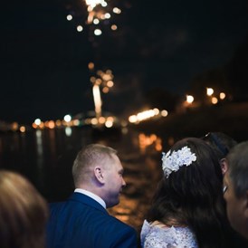 Hochzeit: Genießen Sie vom River's Club aus ein Feuerwerk auf der Donau.
Foto © stillandmotionpictures.com - River's Club