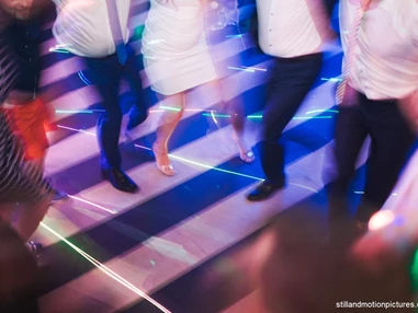 Hochzeitslocation: Party im River's Club bis in die frühen Morgenstunden.
Foto © stillandmotionpictures.com - River's Club