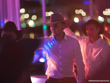 Hochzeitslocation: Party im River's Club bis in die frühen Morgenstunden.
Foto © stillandmotionpictures.com - River's Club