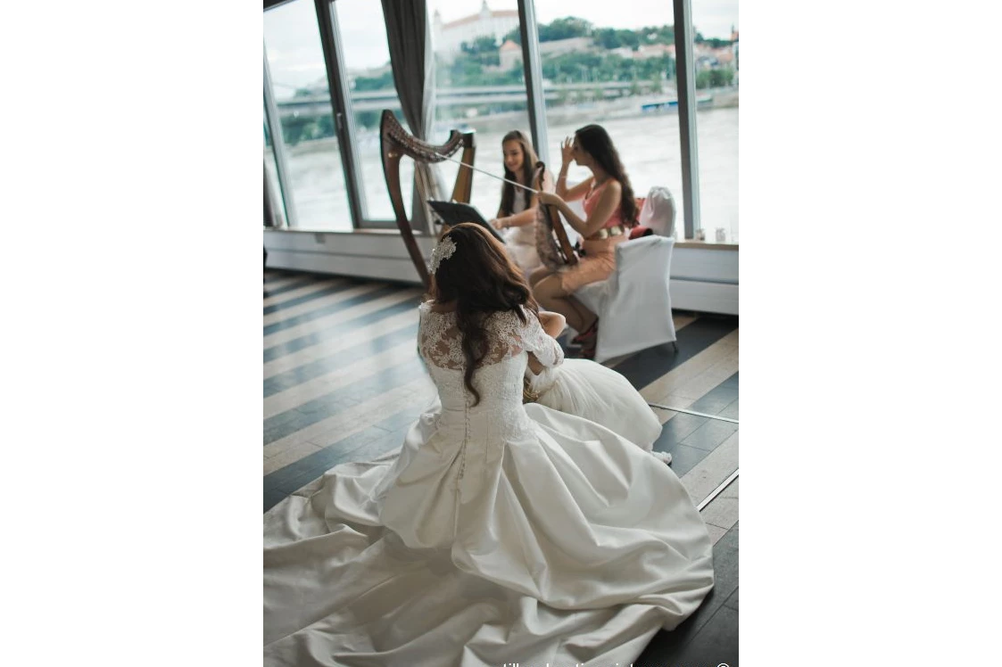 Hochzeit: Heiraten im River's Club dem Clubschiff auf der Donau, Bratislava.
Foto © stillandmotionpictures.com - River's Club