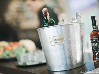 Hochzeitslocation: Heiraten im River's Club dem Clubschiff auf der Donau, Bratislava.
Foto © stillandmotionpictures.com - River's Club