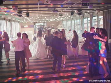 Hochzeitslocation: Heiraten im River's Club dem Clubschiff auf der Donau, Bratislava.
Foto © stillandmotionpictures.com - River's Club