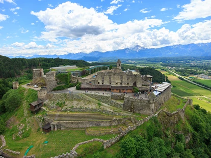 Hochzeit - Bezirk Villach - Panorama-Aufnahme der Burg Landskron - Burg Landskron