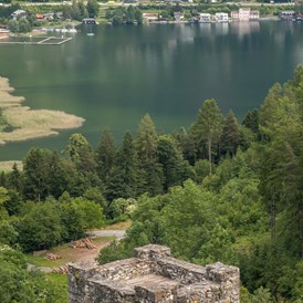 Hochzeit: Atemberaubende Aussicht von unserer See-Terrasse auf den Ossiacher-See, Burg Landskron - Burg Landskron