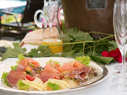 Hochzeit - Bezirk Villach - Fingerfood-Buffet zum Apéritif, Burg Landskron - Burg Landskron